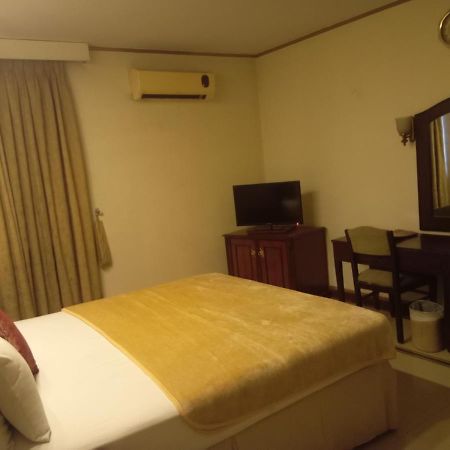 Hotel Shalimar 拉瓦尔品第 外观 照片